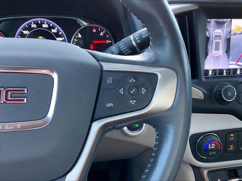 Used 2022 GMC Terrain Denali w/ Denali Premium Package image 23