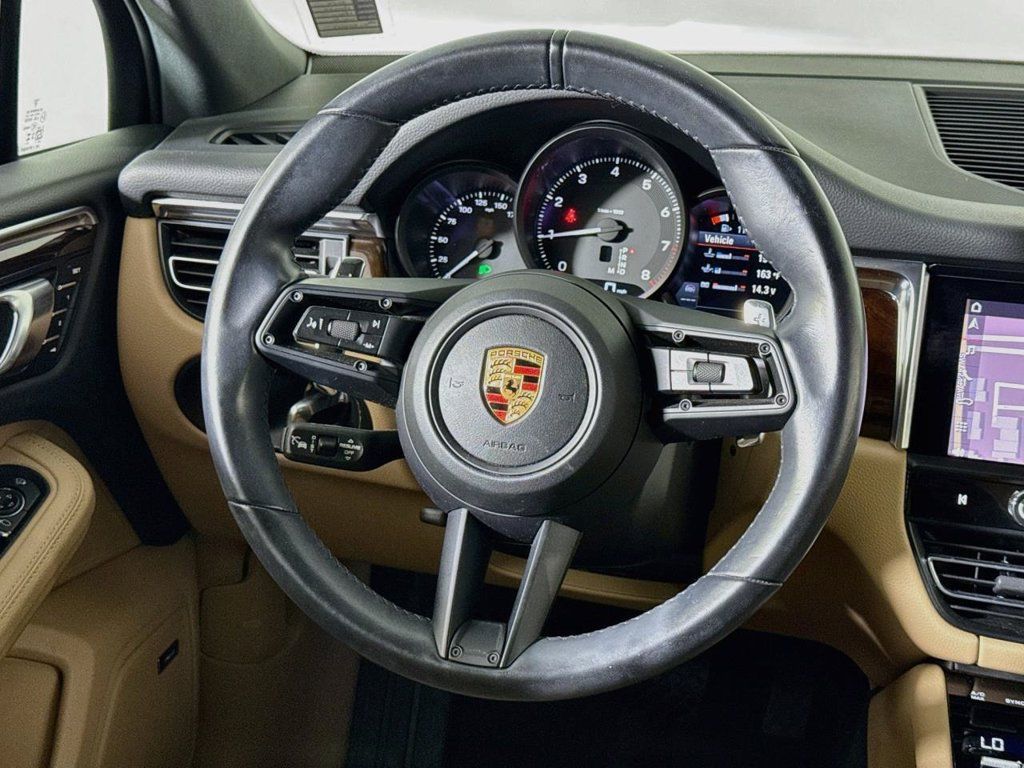 Certified 2024 Porsche Macan AWD/4WD image 12