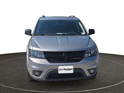 Used 2019 Dodge Journey SE w/ Premium Group FWD image 9