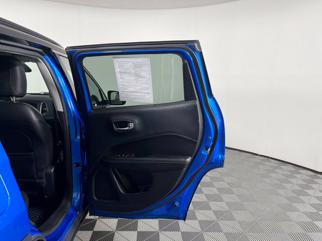Used 2018 Jeep Compass Latitude w/ Popular Equipment Group AWD/4WD image 39