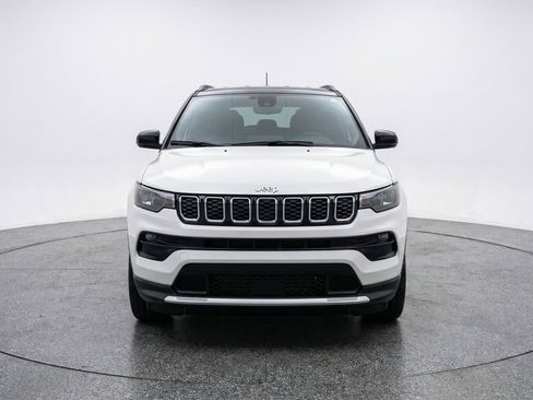 Used 2025 Jeep Compass Limited AWD/4WD image 2