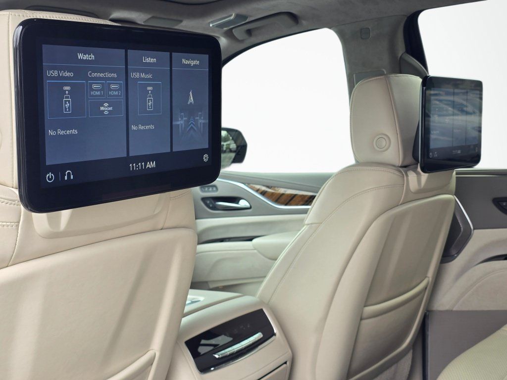 Used 2021 Cadillac Escalade Sport Platinum w/ LPO, ONYX Package AWD/4WD image 16
