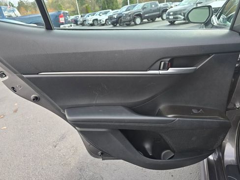 Used 2024 Toyota Camry SE image 35