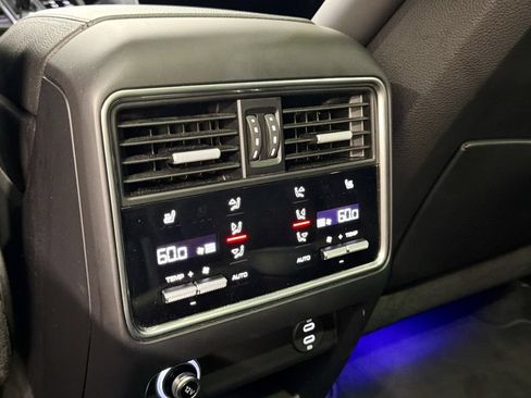 Certified 2020 Porsche Cayenne AWD/4WD image 27