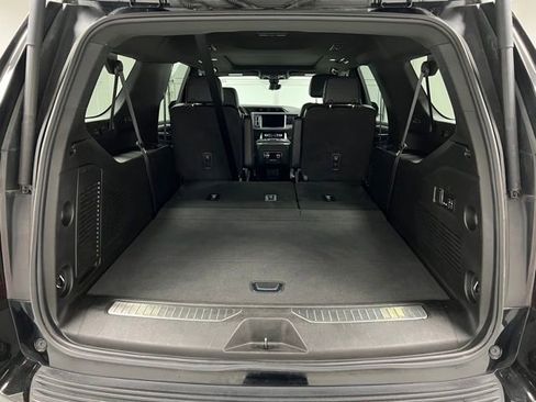 Used 2022 GMC Yukon XL Denali w/ Advanced Technology Package AWD/4WD image 49