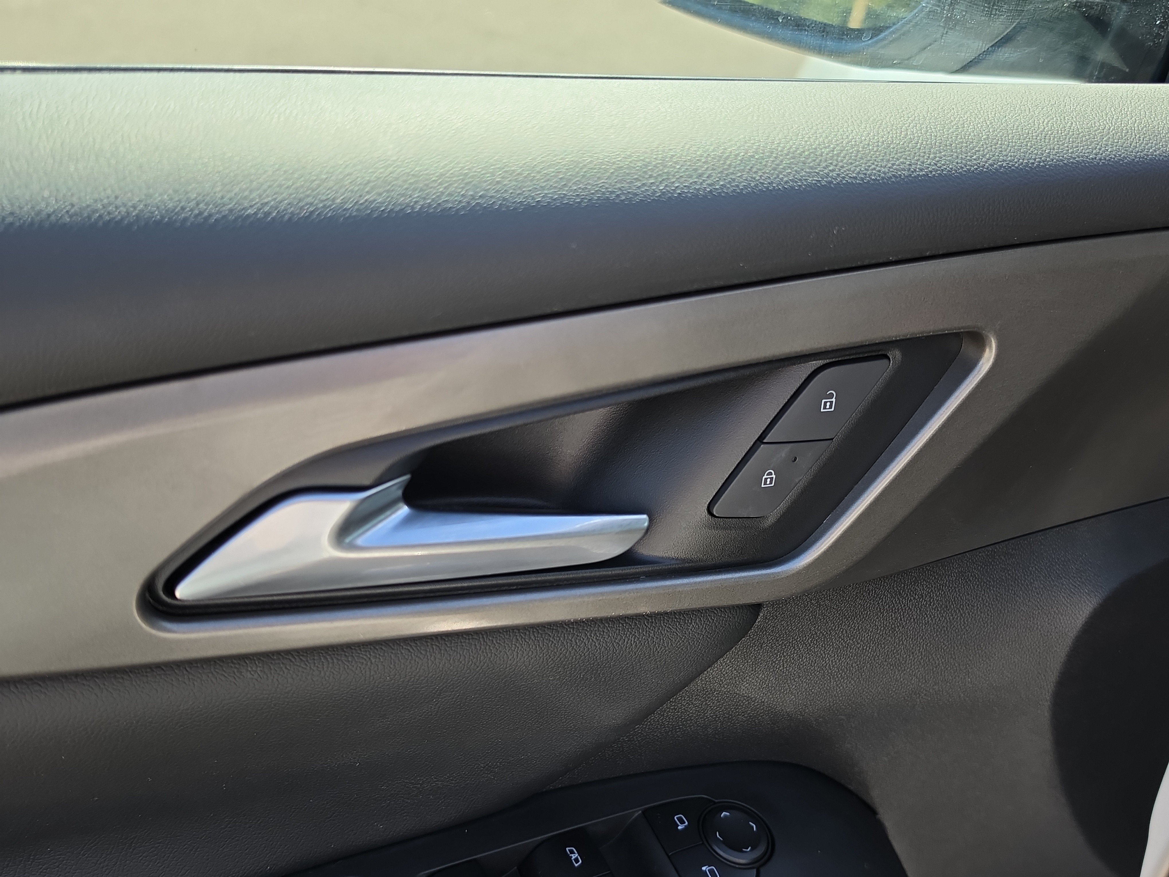 Used 2025 Chevrolet Traverse LT FWD image 20