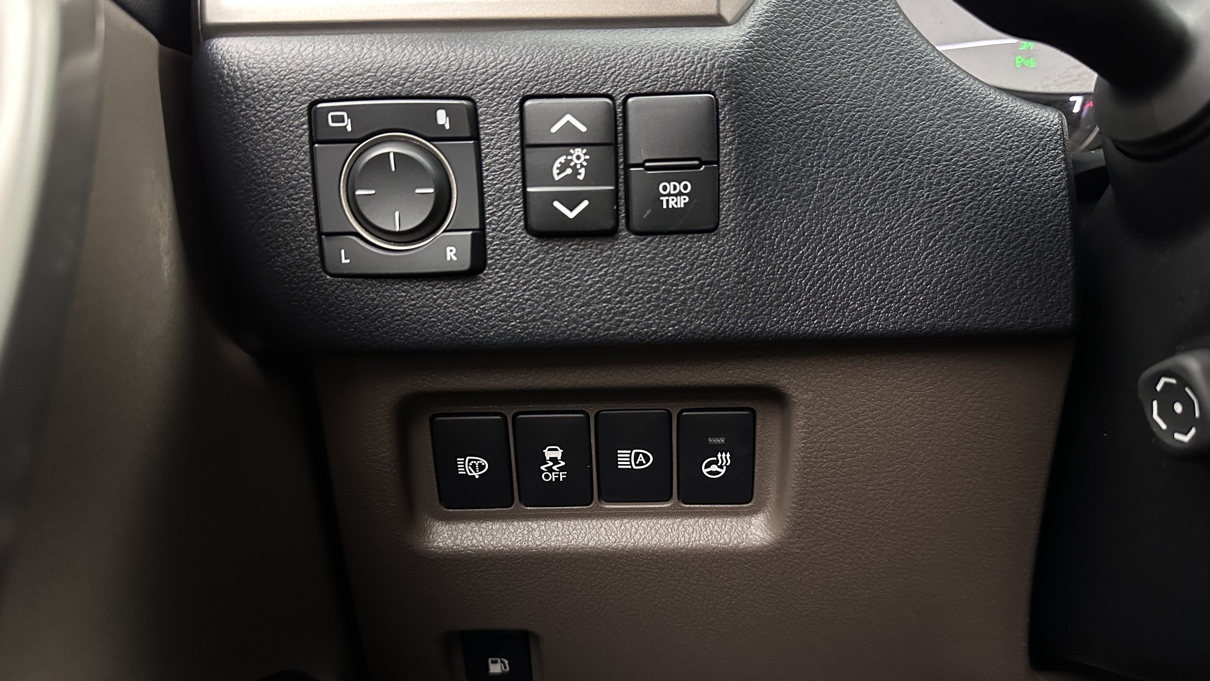 Used 2021 Lexus GX 460 Premium w/ Premium Package AWD/4WD image 25