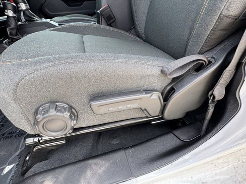 Used 2024 Jeep Wrangler Sport S image 19