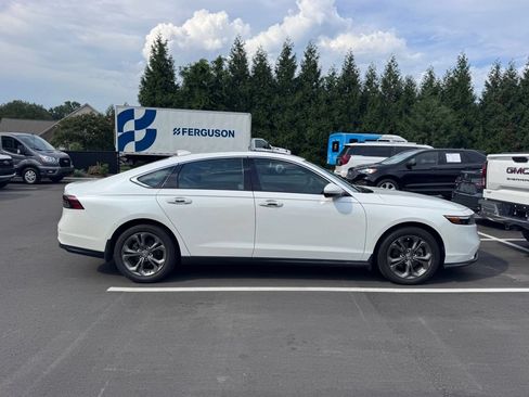 Used 2023 Honda Accord EX image 4