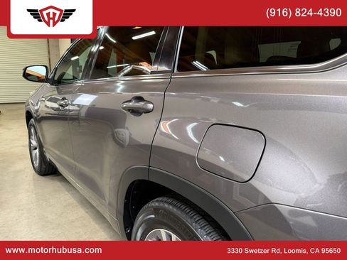 Used 2015 Toyota Highlander XLE image 4