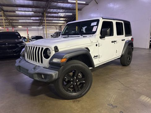 Used 2021 Jeep Wrangler Unlimited Sport AWD/4WD image 3