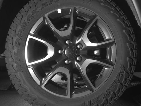 Used 2025 Jeep Compass Trailhawk AWD/4WD image 15