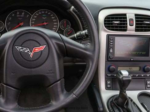 Used 2005 Chevrolet Corvette Convertible w/ Preferred Equipment Group image 40