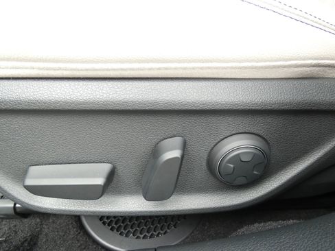 Used 2023 Genesis G70 2.0T w/ Sport Prestige Package image 51