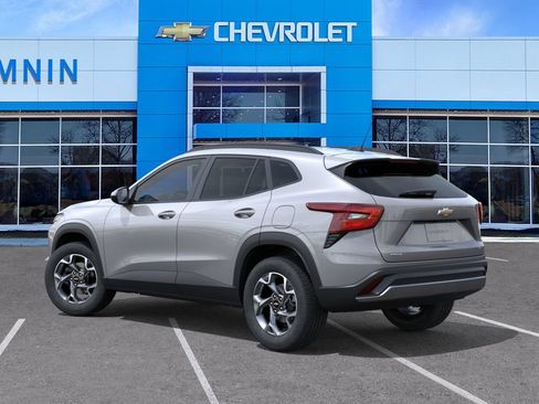 New 2026 Chevrolet Trax LT w/ LT Convenience Package FWD image 4