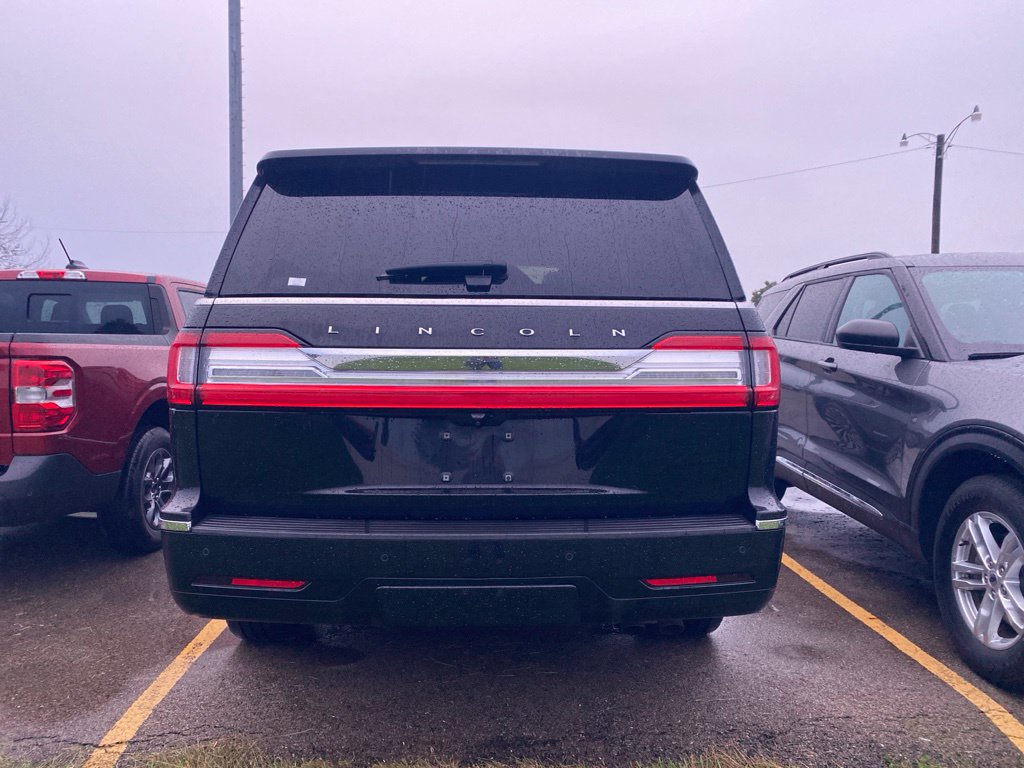 Used 2018 Lincoln Navigator Reserve w/ Technology Package AWD/4WD image 10