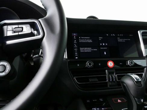 New 2026 Porsche Macan S image 13