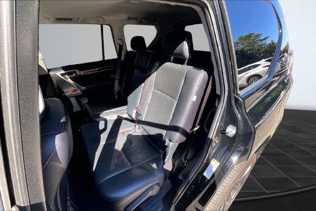 Used 2017 Lexus GX 460 Premium w/ Premium Package AWD/4WD image 28