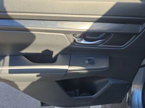 Used 2023 Honda CR-V EX image 9
