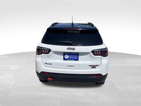 Used 2025 Jeep Compass Trailhawk AWD/4WD image 5