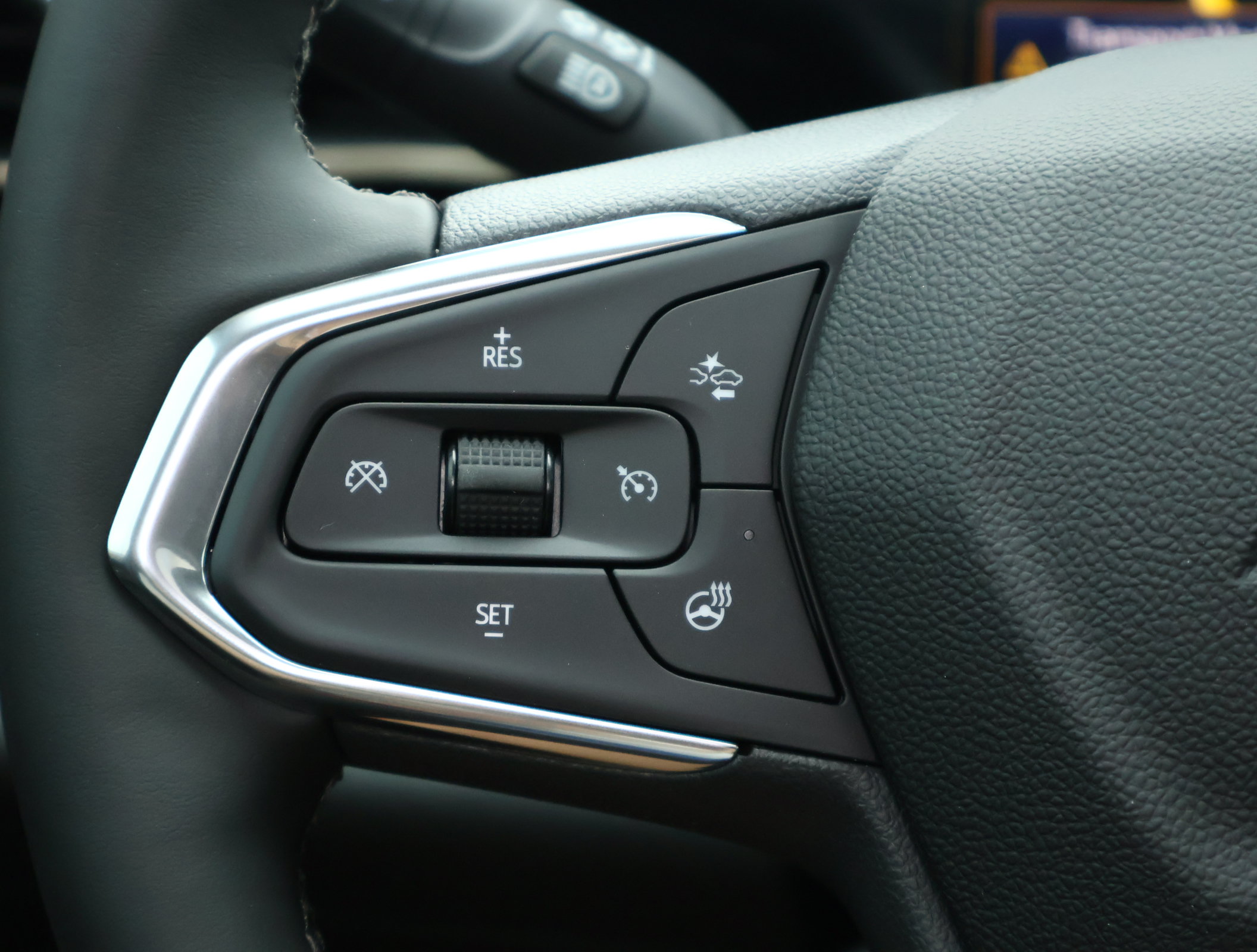 New 2026 Chevrolet Trax ACTIV w/ Sunroof Package FWD image 13