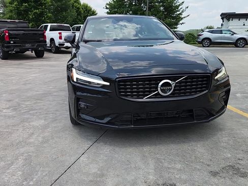 Used 2022 Volvo S60 B5 R-Design w/ Advanced Package image 7