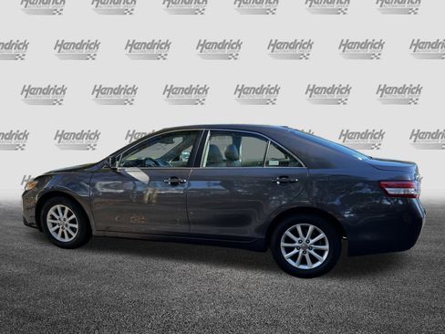 Used 2011 Toyota Camry XLE image 6