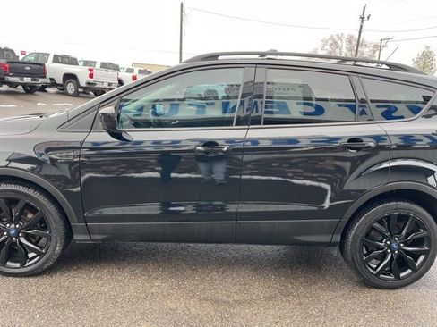 Used 2018 Ford Escape SE w/ SE Sport Appearance Package image 11