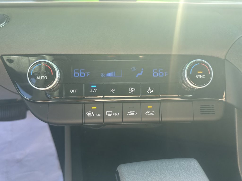 Used 2023 Hyundai Elantra SEL FWD image 25