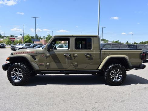 Used 2025 Jeep Gladiator Mojave image 6