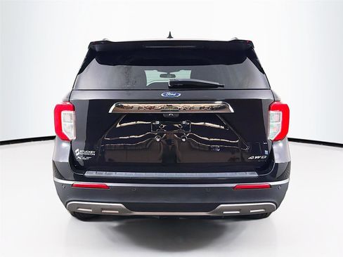 Used 2023 Ford Explorer XLT w/ Equipment Group 202A AWD/4WD image 6