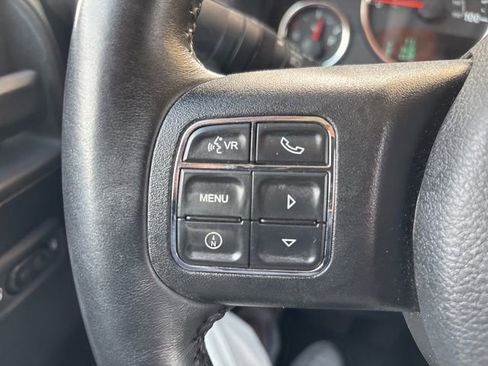 Used 2017 Jeep Wrangler Unlimited Sahara w/ Connectivity Group AWD/4WD image 14
