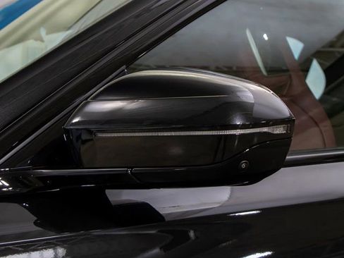 Used 2025 BMW 740i xDrive w/ Premium Package image 10