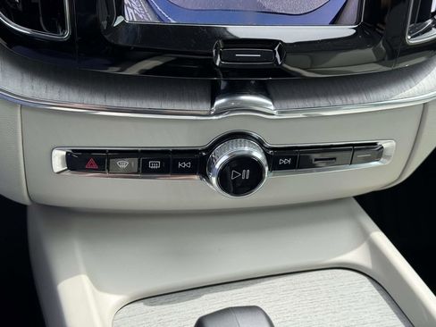 Used 2024 Volvo XC60 B5 Plus w/ Climate Package AWD/4WD image 31