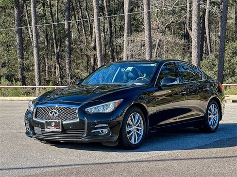 Used 2017 INFINITI Q50 3.0t Premium w/ Driver Assistance Package image 4