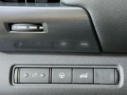 Used 2023 Nissan Pathfinder SL w/ Lighting Package (N92) AWD/4WD image 17
