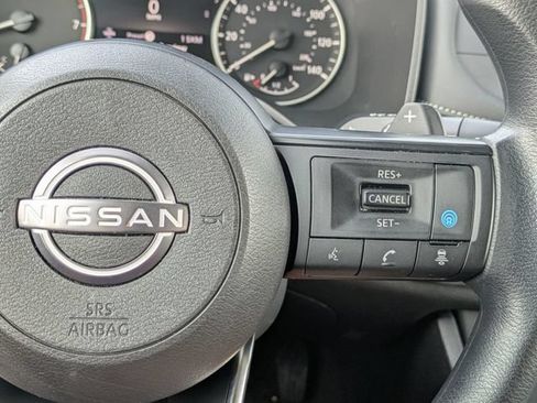 Used 2024 Nissan Rogue SV FWD image 19