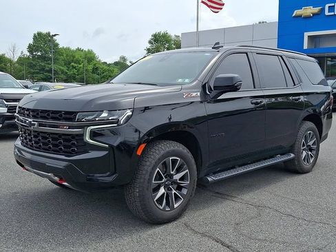 Certified 2022 Chevrolet Tahoe Z71 w/ Luxury Package AWD/4WD image 3