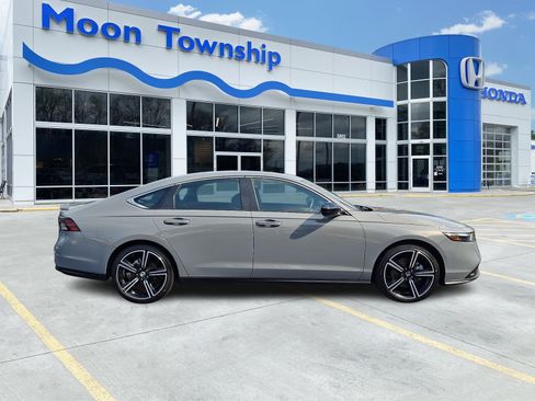 Used 2025 Honda Accord Sport image 7