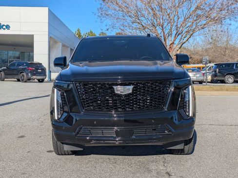 Used 2025 Cadillac Escalade Sport Platinum w/ LPO, ONYX Package AWD/4WD image 3