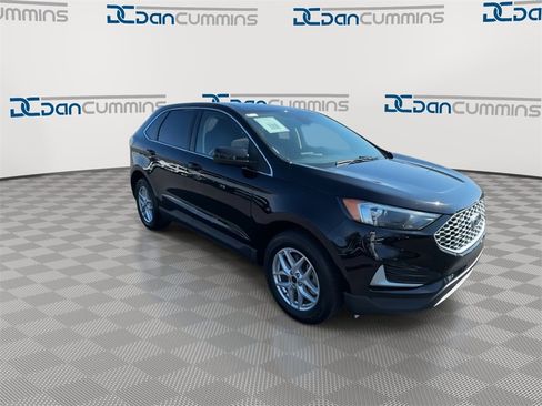 Used 2023 Ford Edge SEL image 2