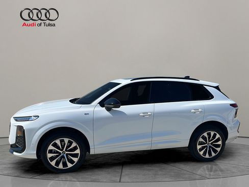 New 2026 Audi Q3 quattro 2.0T AWD/4WD image 2