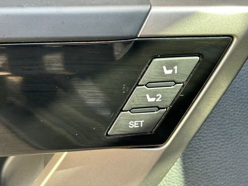 Used 2024 Toyota Tundra Limited image 24