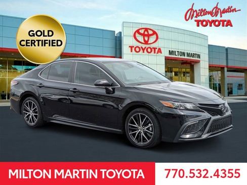 Certified 2024 Toyota Camry SE image 1