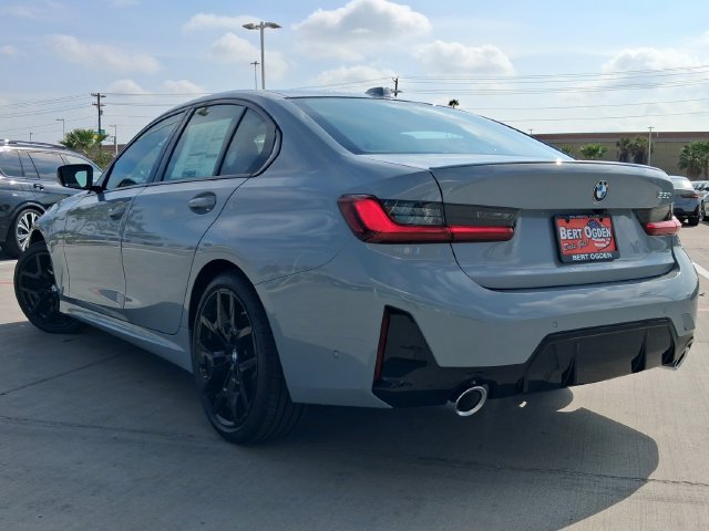 New 2026 BMW 330i Sedan w/ M Sport Package RWD image 5