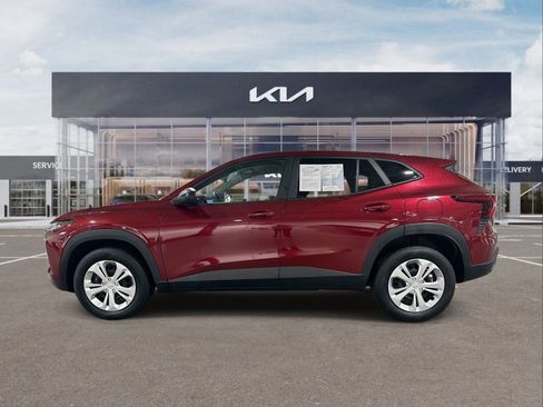 Used 2024 Chevrolet Trax LS image 5