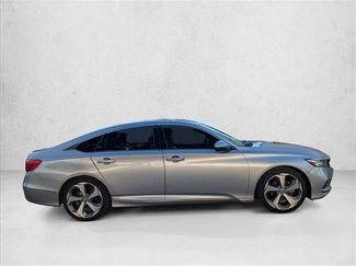 Used 2018 Honda Accord Touring video 2