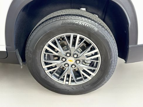 Used 2024 Chevrolet Traverse LT FWD image 33