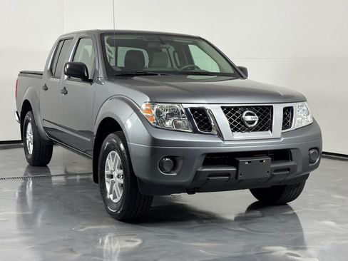 Used 2019 Nissan Frontier SV AWD/4WD image 3