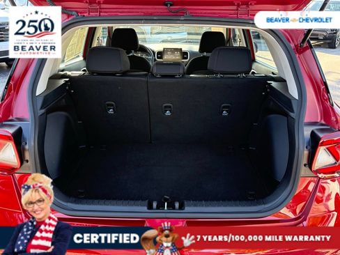Used 2025 Hyundai Venue SEL FWD image 11